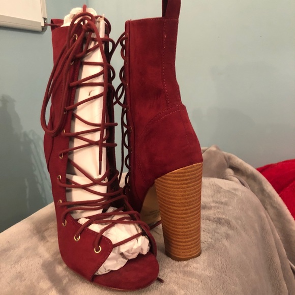 LULU’s Maroon NEVER WORN heels - Picture 1 of 2
